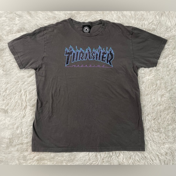 Thrasher Skateboard Magazine Mens M Gray T-Shirt Purple Flames Graphic Grunge - Picture 1 of 4